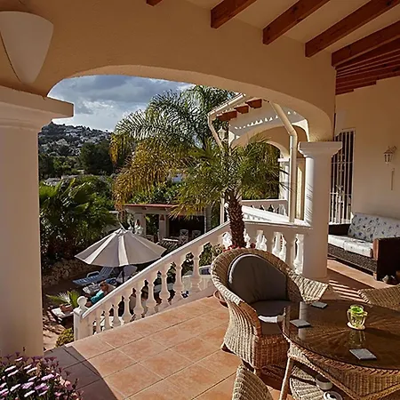 Luxury 5 Bed Mountain Views Heated Pool Games *